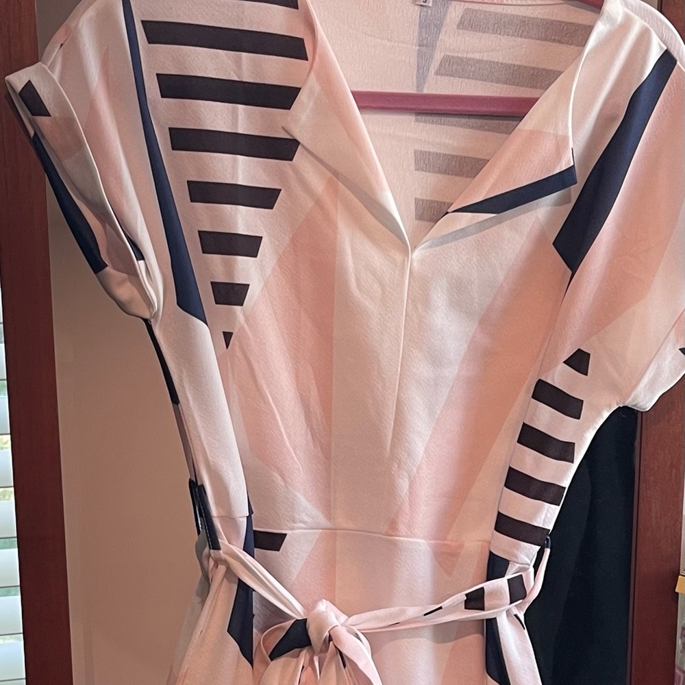 Cute dress for SALE! NWOT